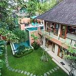 Villa Kembar